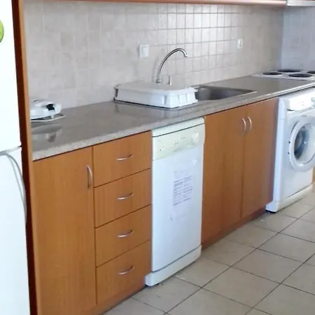 3 Bedrooms House At 100 M Away From The Beach With Sea View And Furnished Balcony Dom wakacyjny